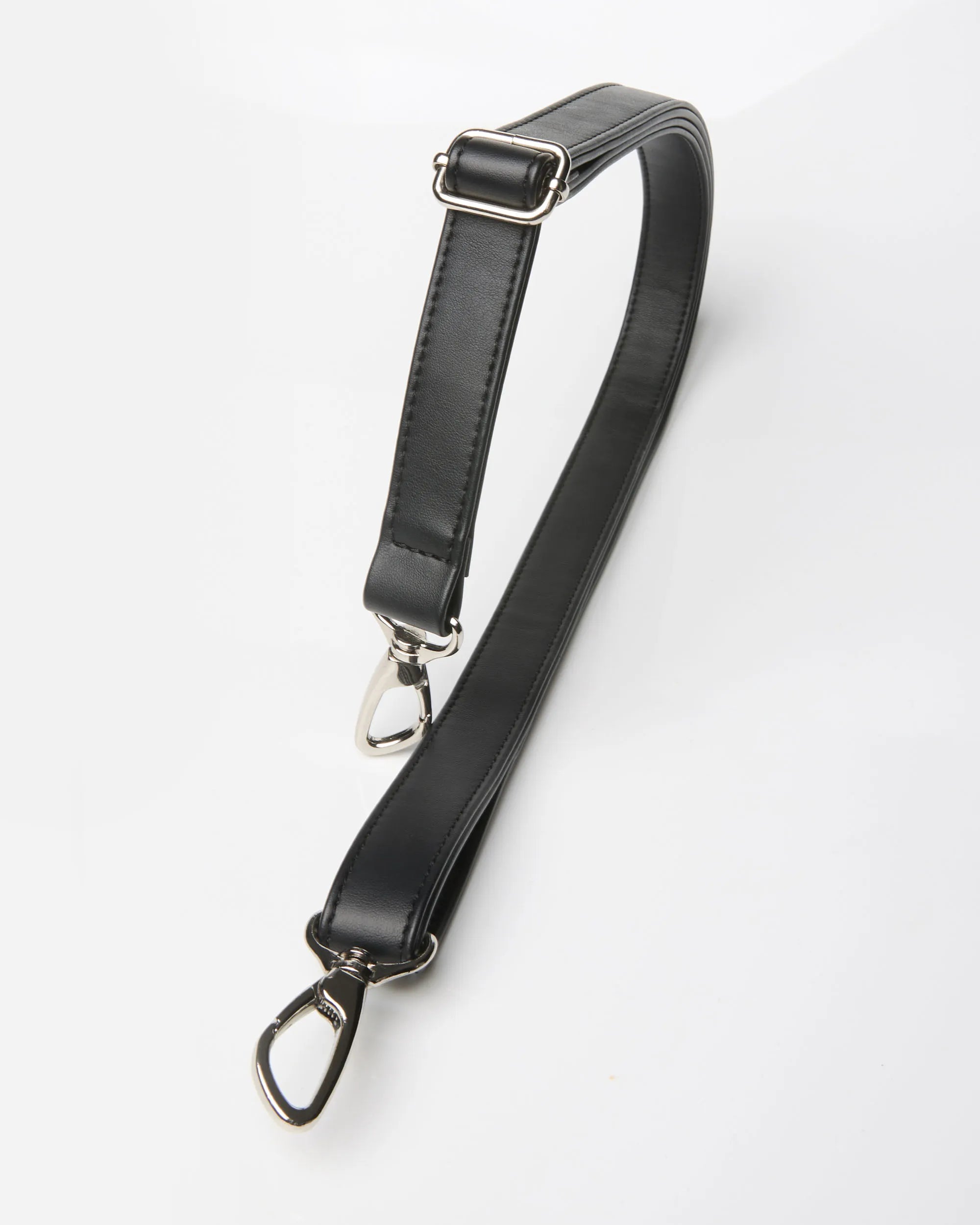 BOHEMA Vamp B-Bag in black - styled look