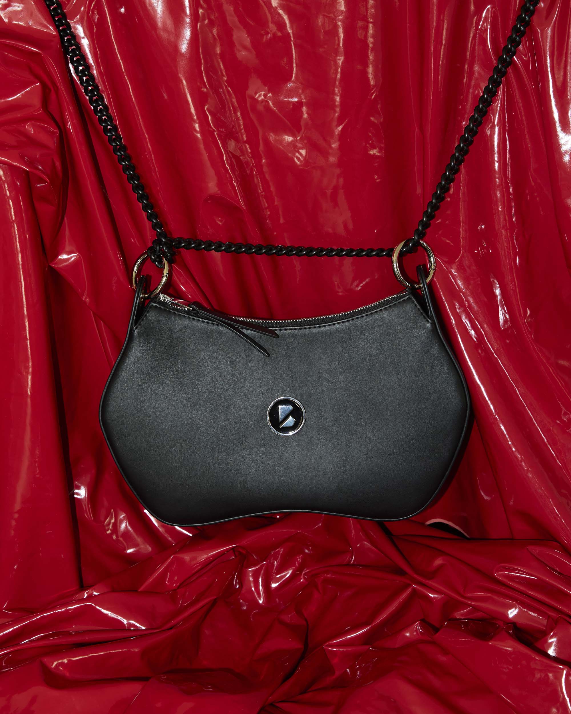 BOHEMA Vamp B-Bag in black - packaging