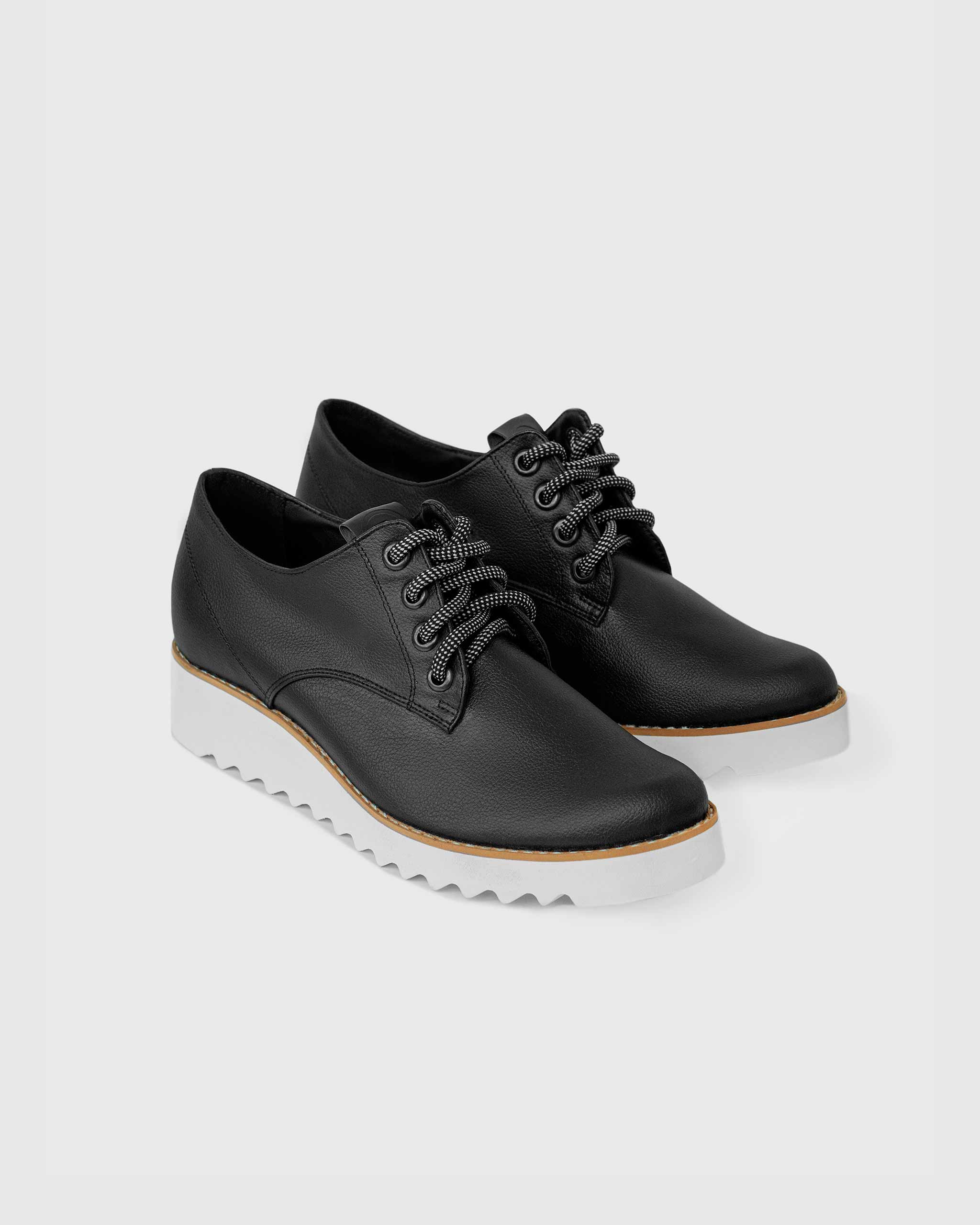 BOHEMA Oxford Street - side view of women's oxford shoes