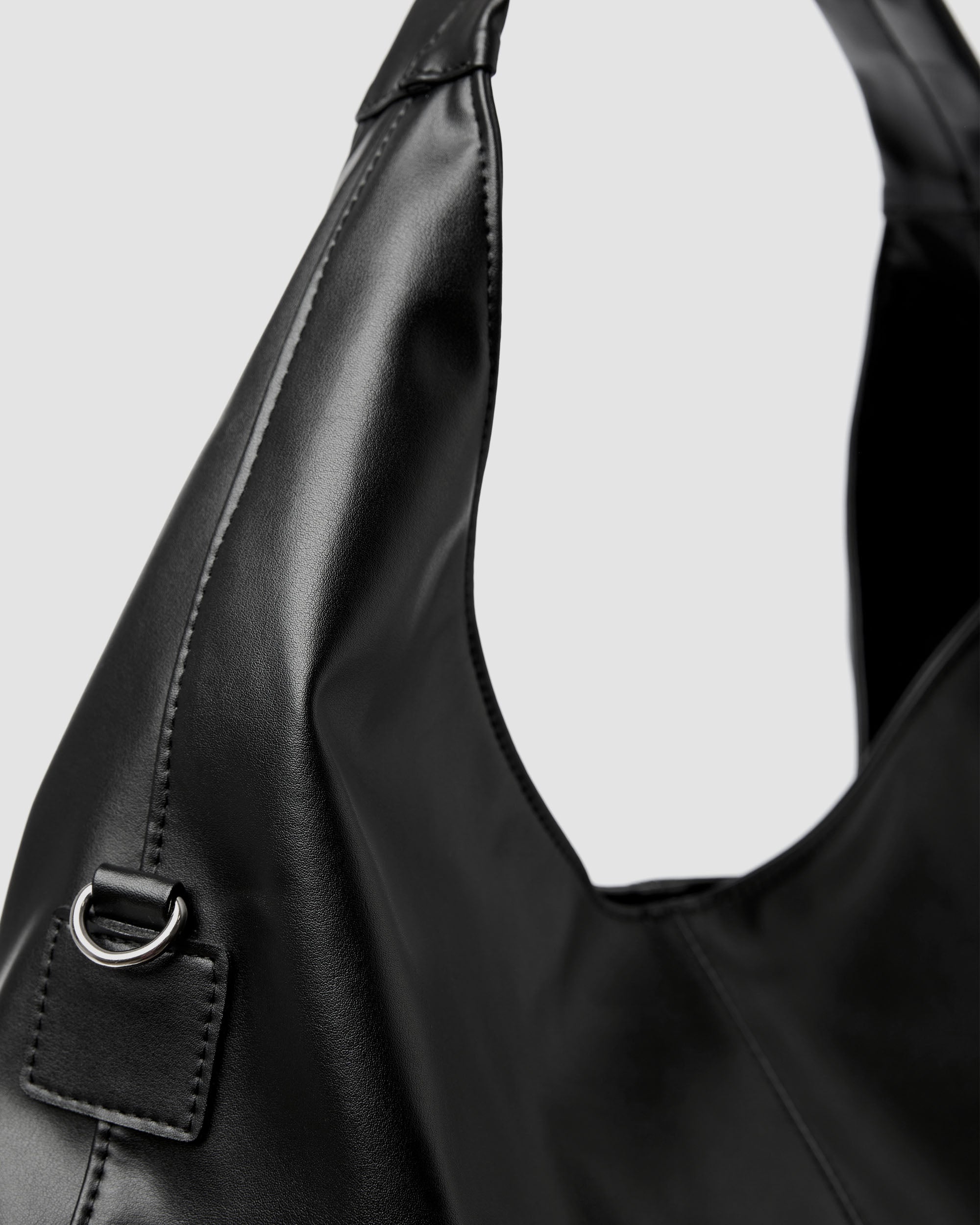 BOHEMA Slouchy Shopper Bag in black - lifestyle shot