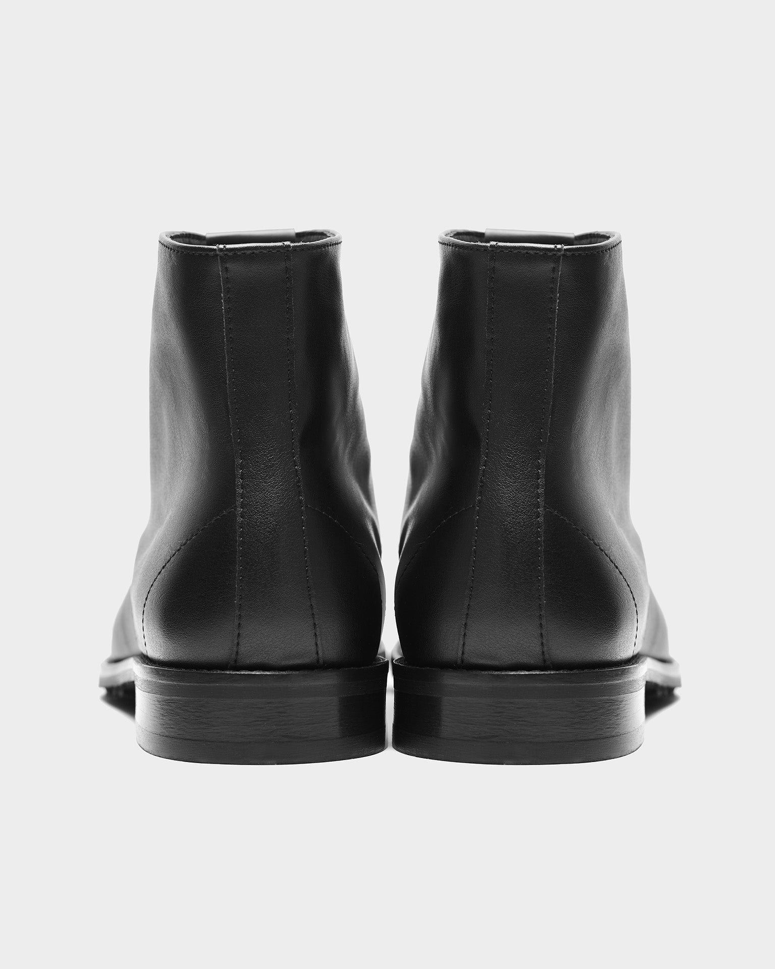 BOHEMA Laced-Up Ankle Boots in black - texture close-up of women's lace-up ankle boots