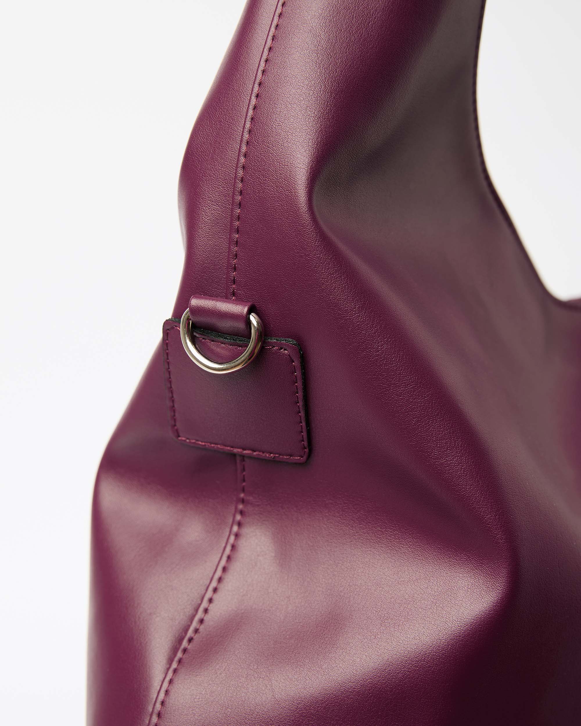 BOHEMA Slouchy Shopper Bag in burgundy - lifestyle shot