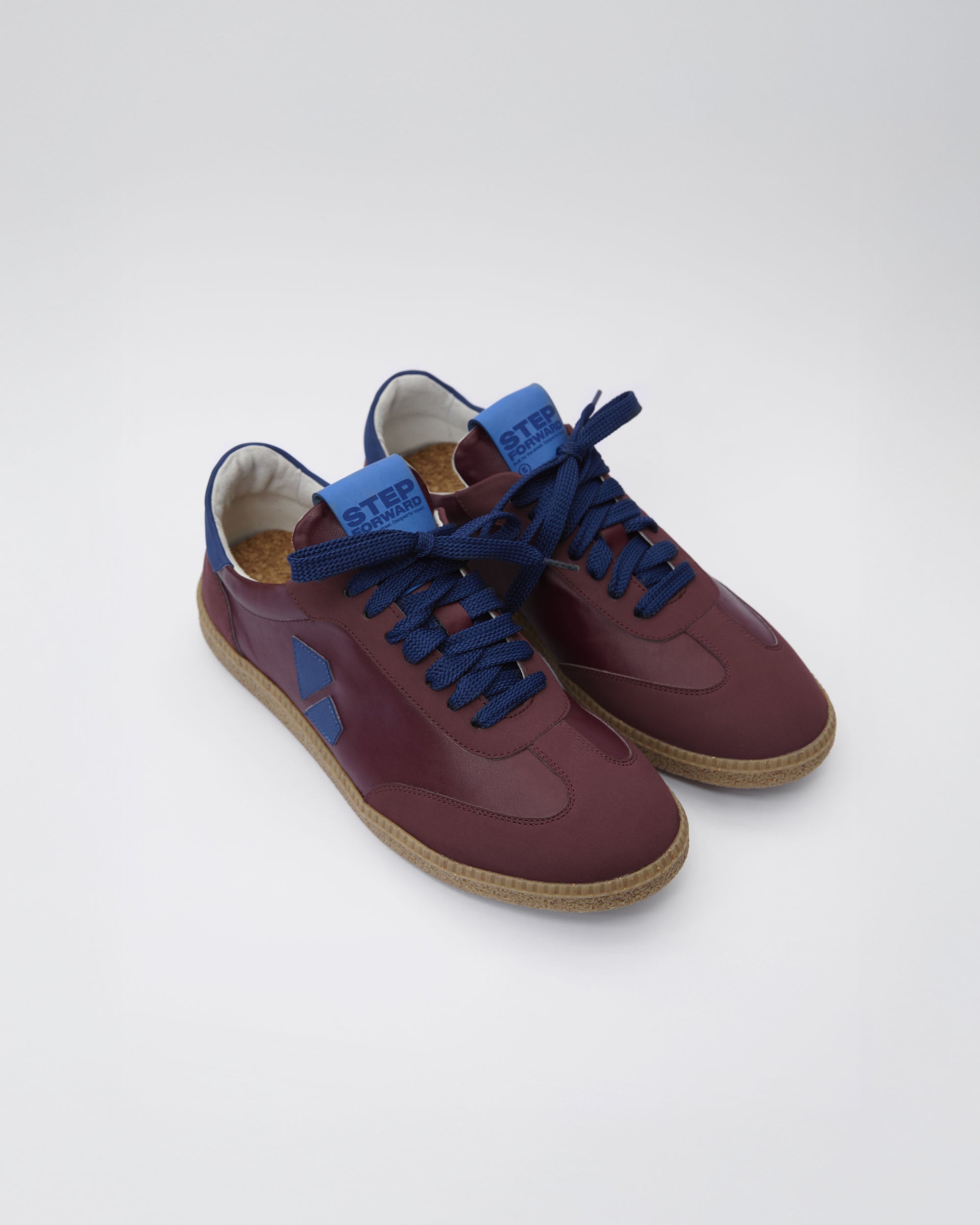 BOHEMA Brava Sneakers in burgundy - side view of women's sneakers