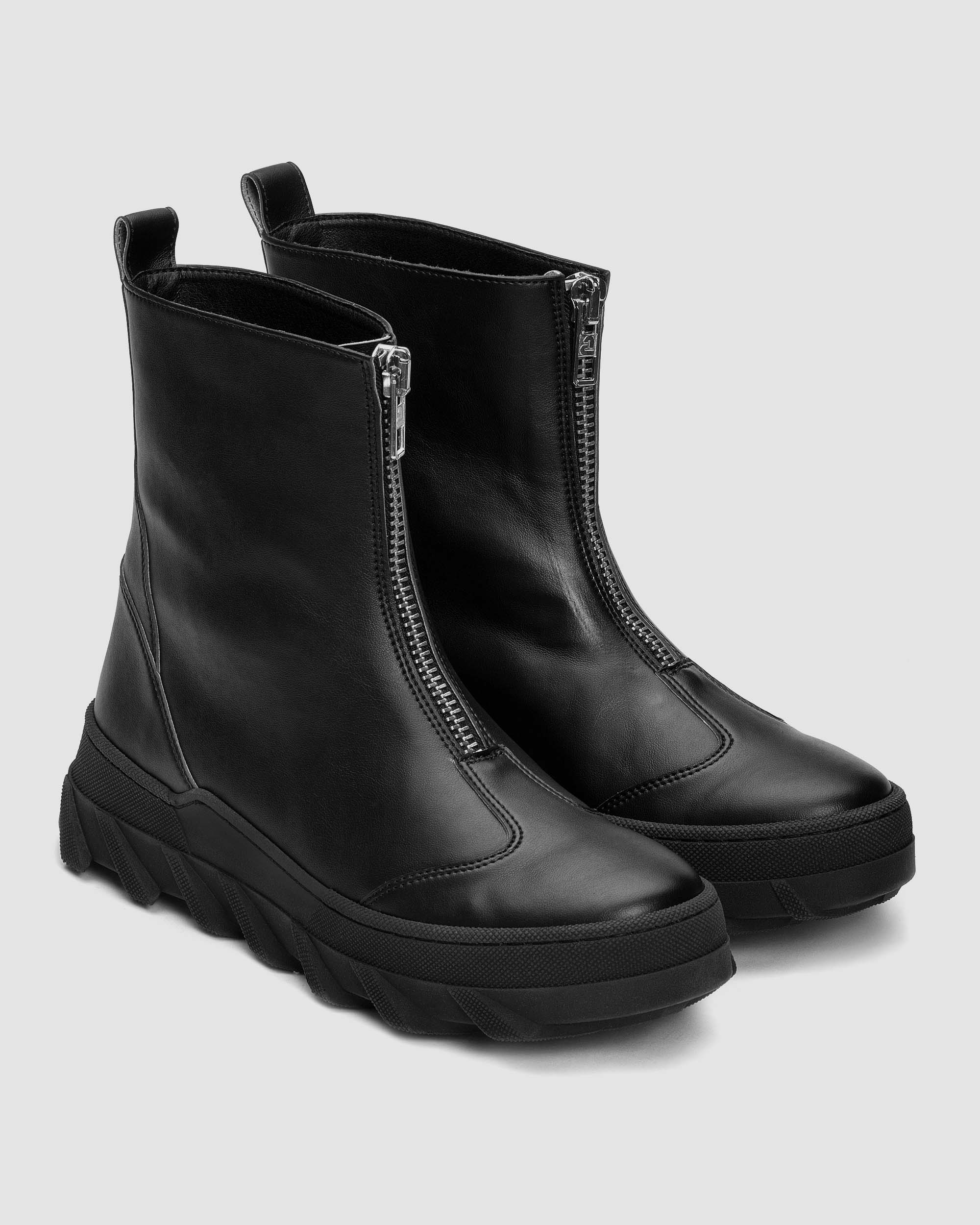 BOHEMA Tiger Boots in black - sole detail of women's ankle boots