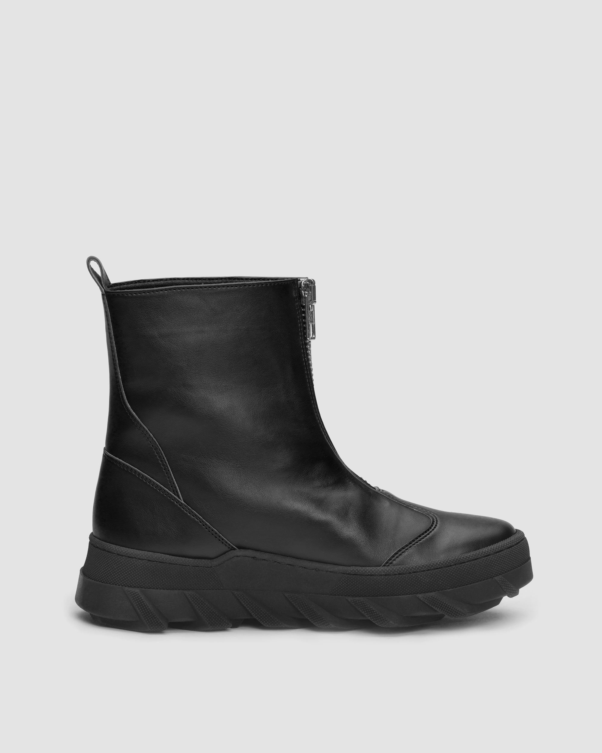 BOHEMA Tiger Boots in black - texture close-up of women's ankle boots