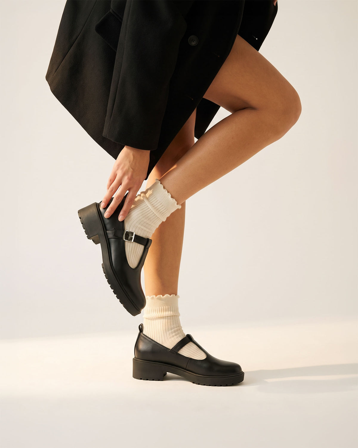 Schwarze Mary Janes Damen aus veganem Maisleder von BOHEMA Clothing, Hauptansicht
