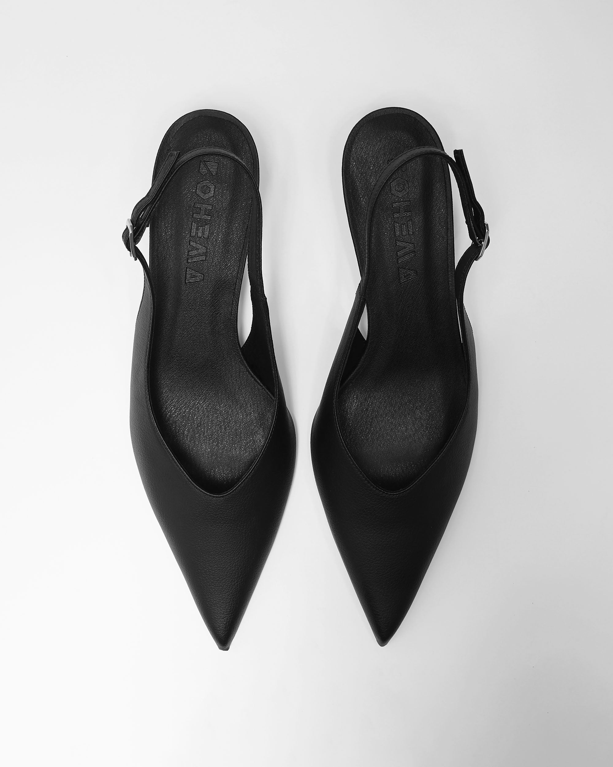 BOHEMA Kitten Heels in black - texture close-up of women's kitten heel pumps