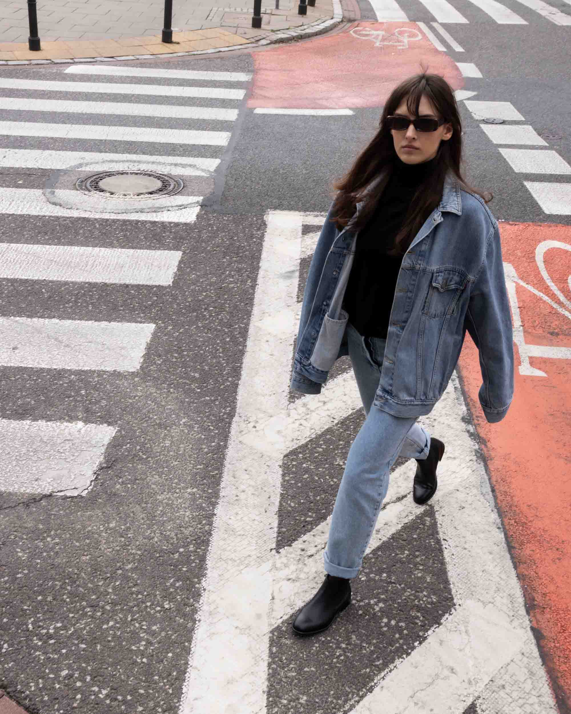BOHEMA Flossy Chelsea in black - styled look of women's chelsea boots