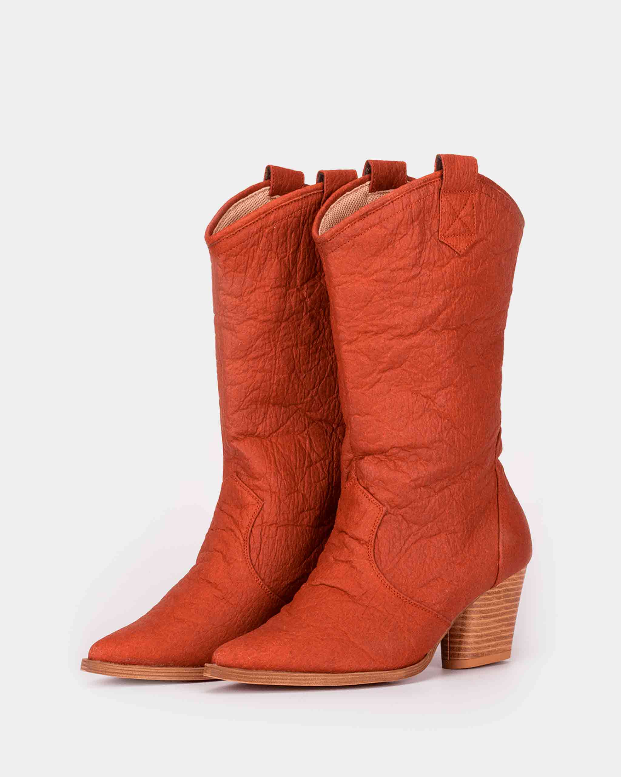 BOHEMA Cowboy in caramel - side view of women's cowboy boots