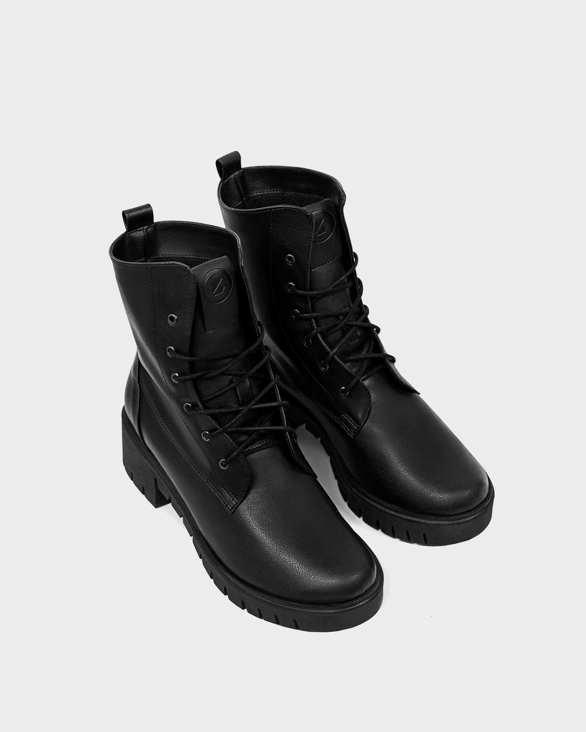 BOHEMA Workers No. 3 in black - sole detail of women's lace-up boots