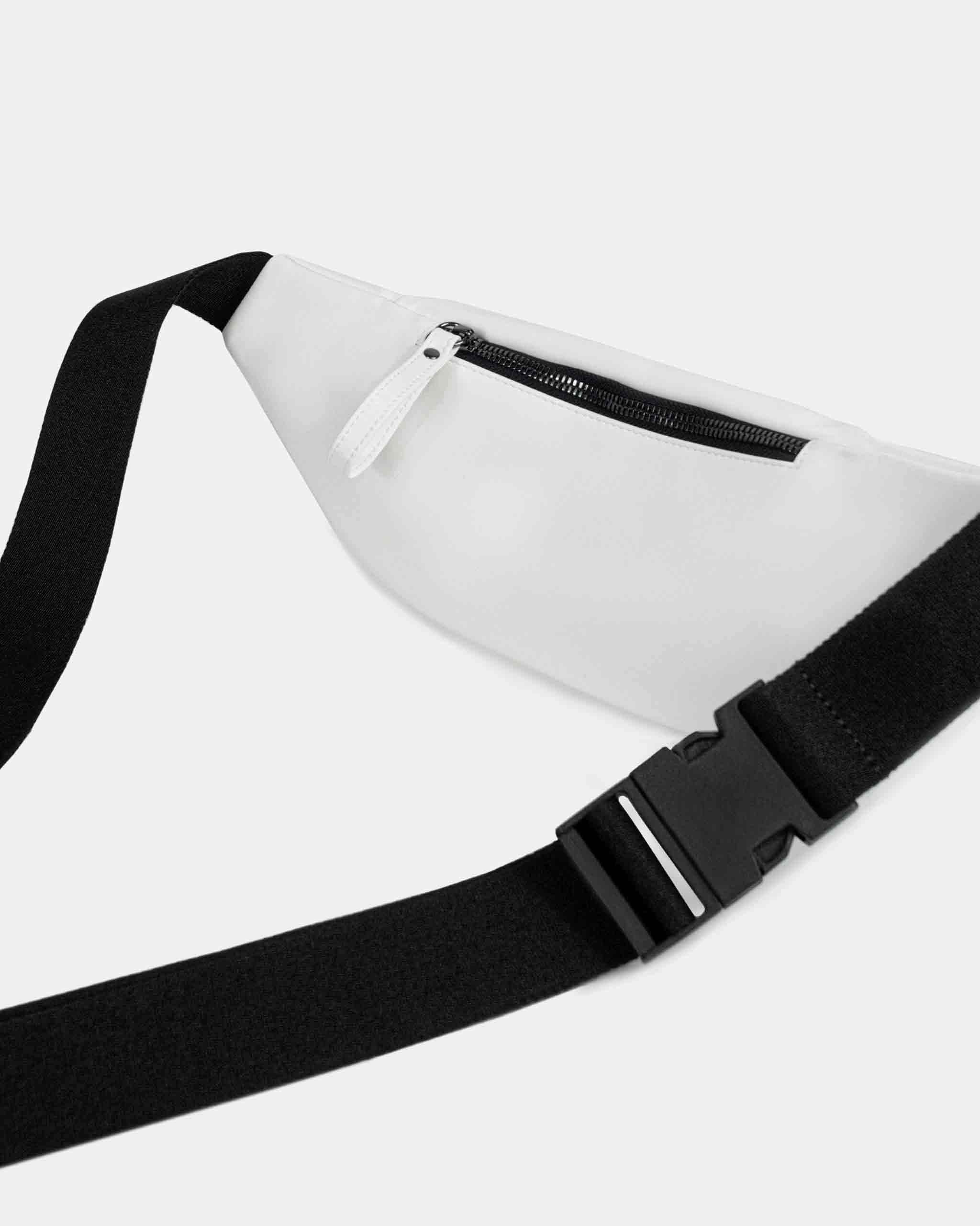 BOHEMA Silicone Bum Bag - strap detail