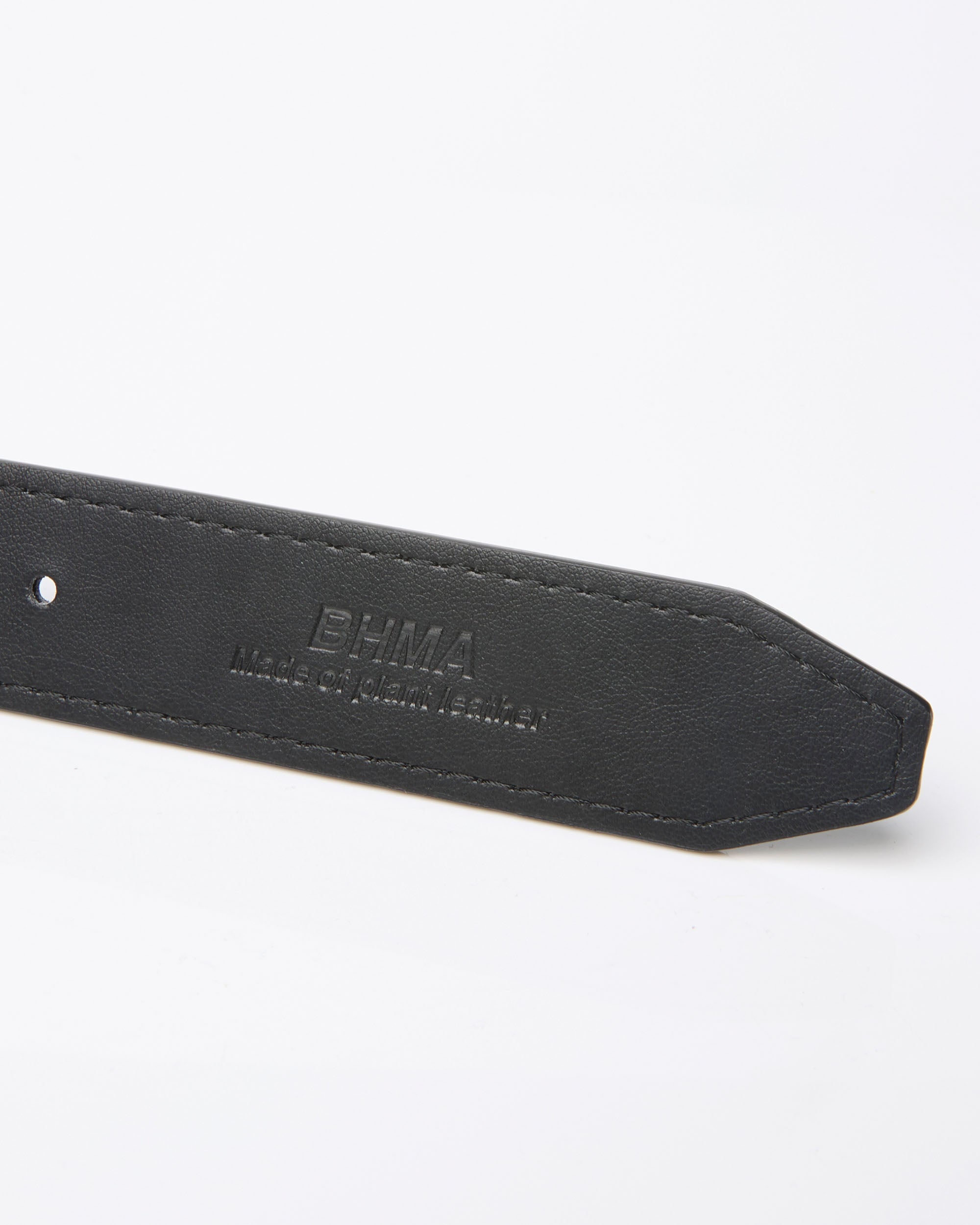 BOHEMA Sleek Belt in black - lifestyle shot