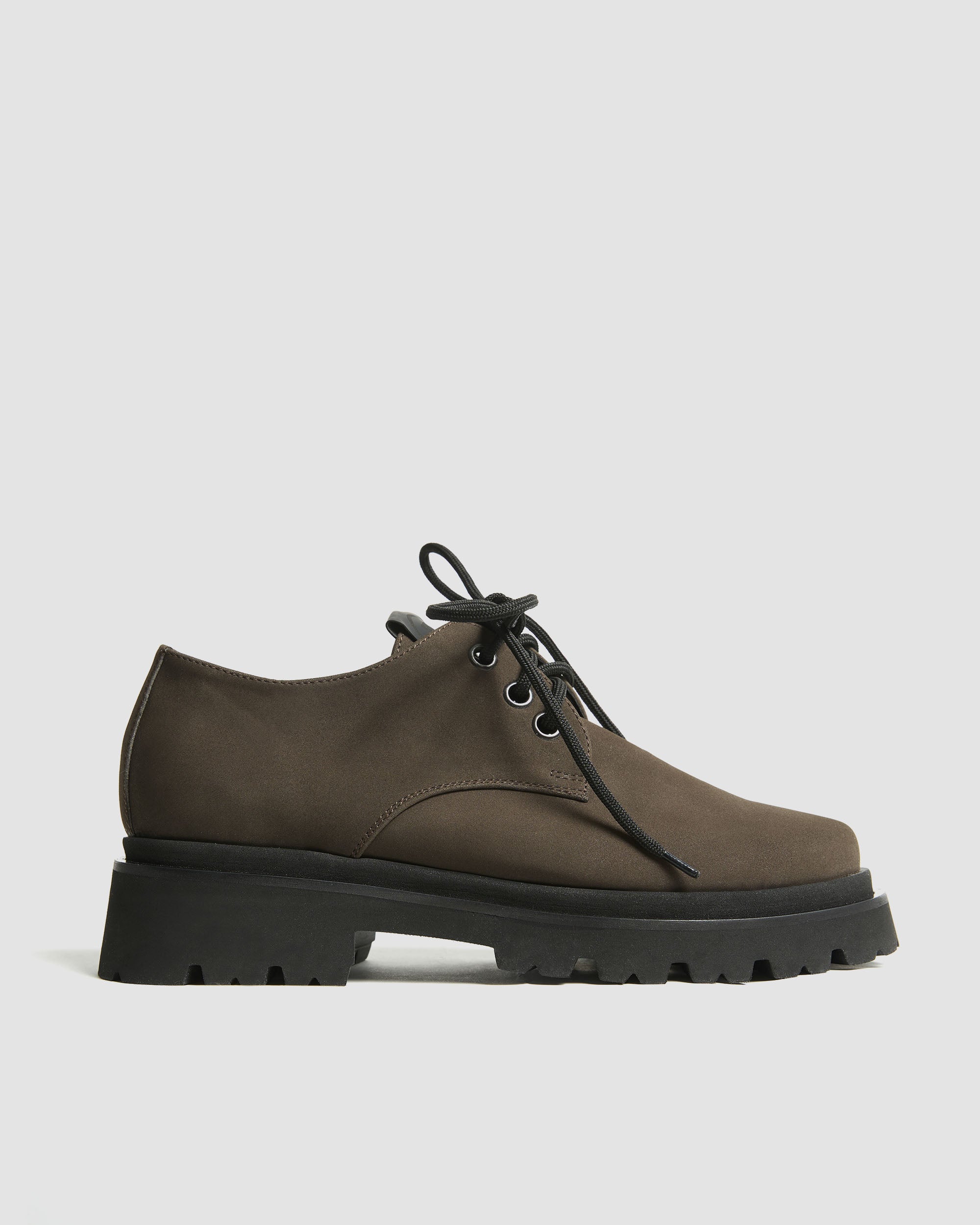 BOHEMA Chunky Derbs No. 2 in chocolate brown - styled look of women's derby shoes