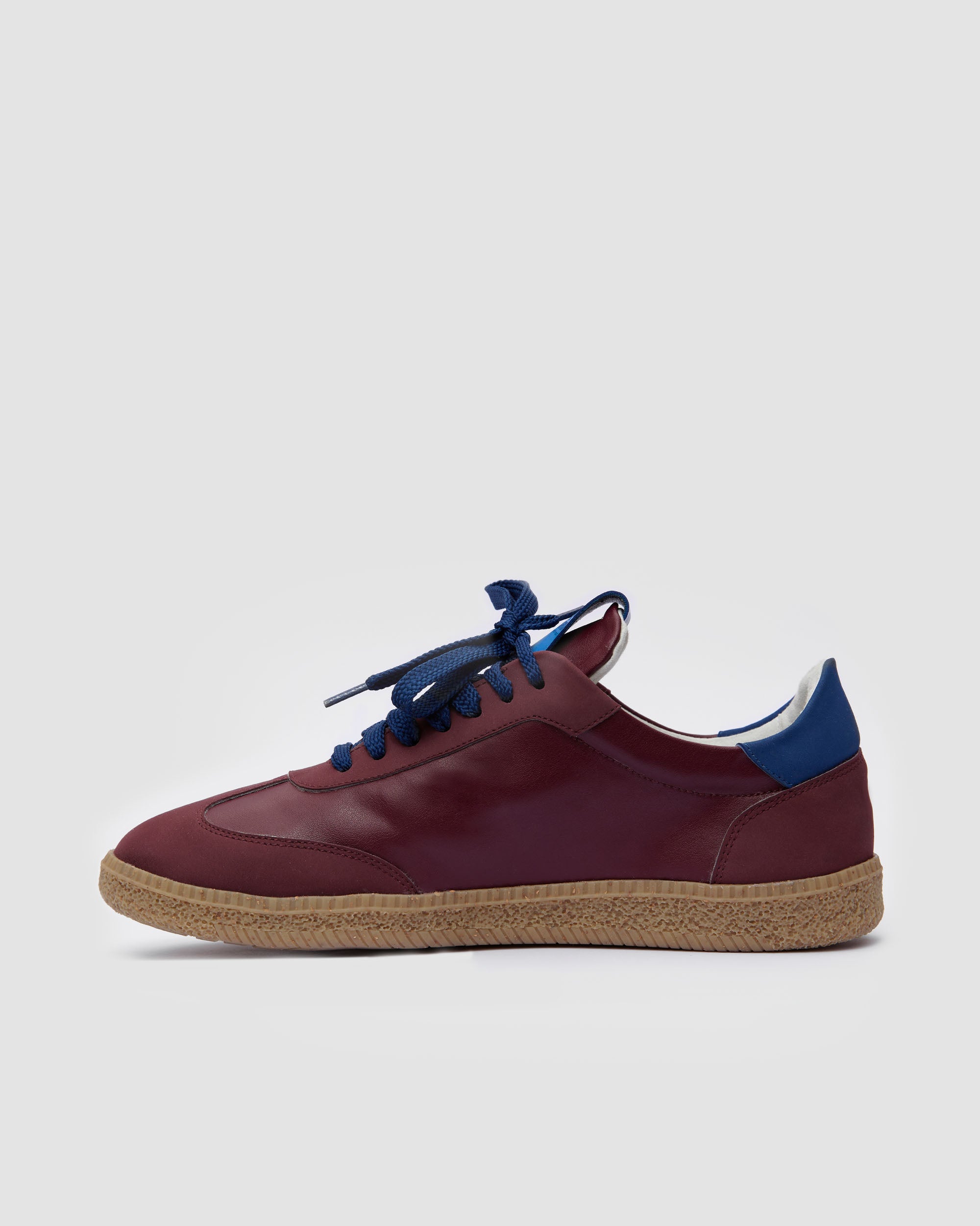 BOHEMA Brava Sneakers in burgundy - sole detail of women's sneakers