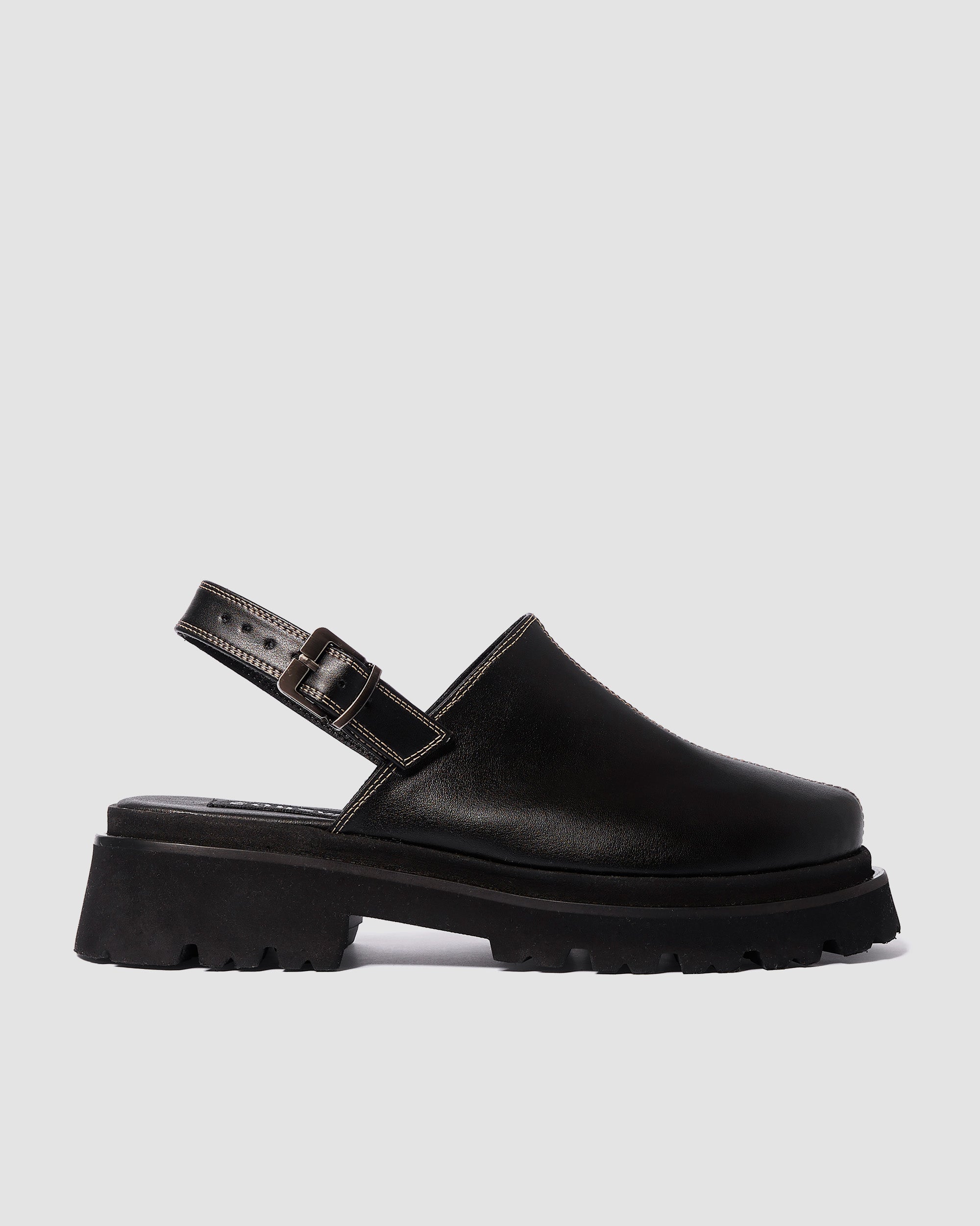 BOHEMA Urban Clogs in black - styled look of women's clogs