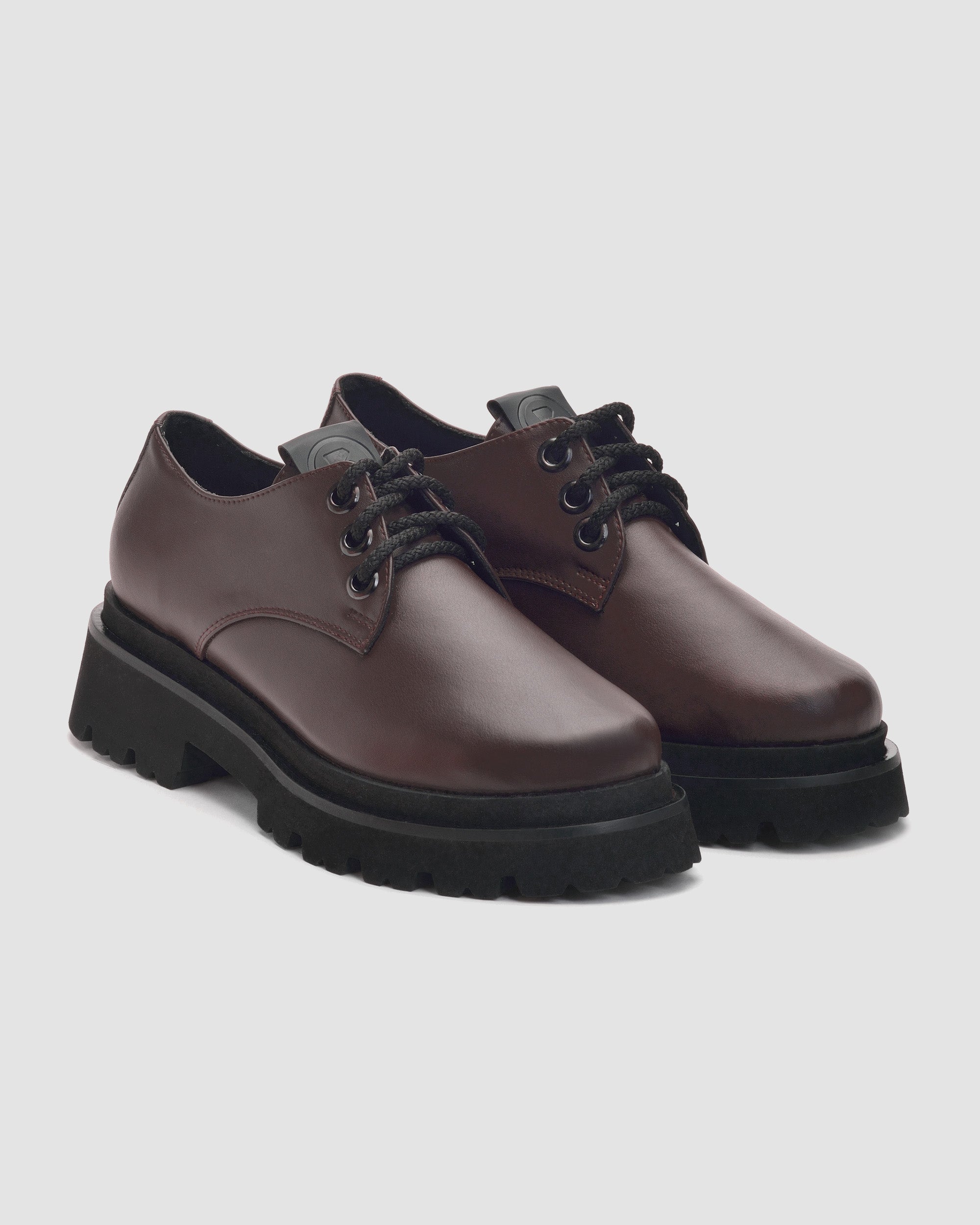 BOHEMA Chunky Derbs No. 2 in chocolate brown - styled look of women's derby shoes