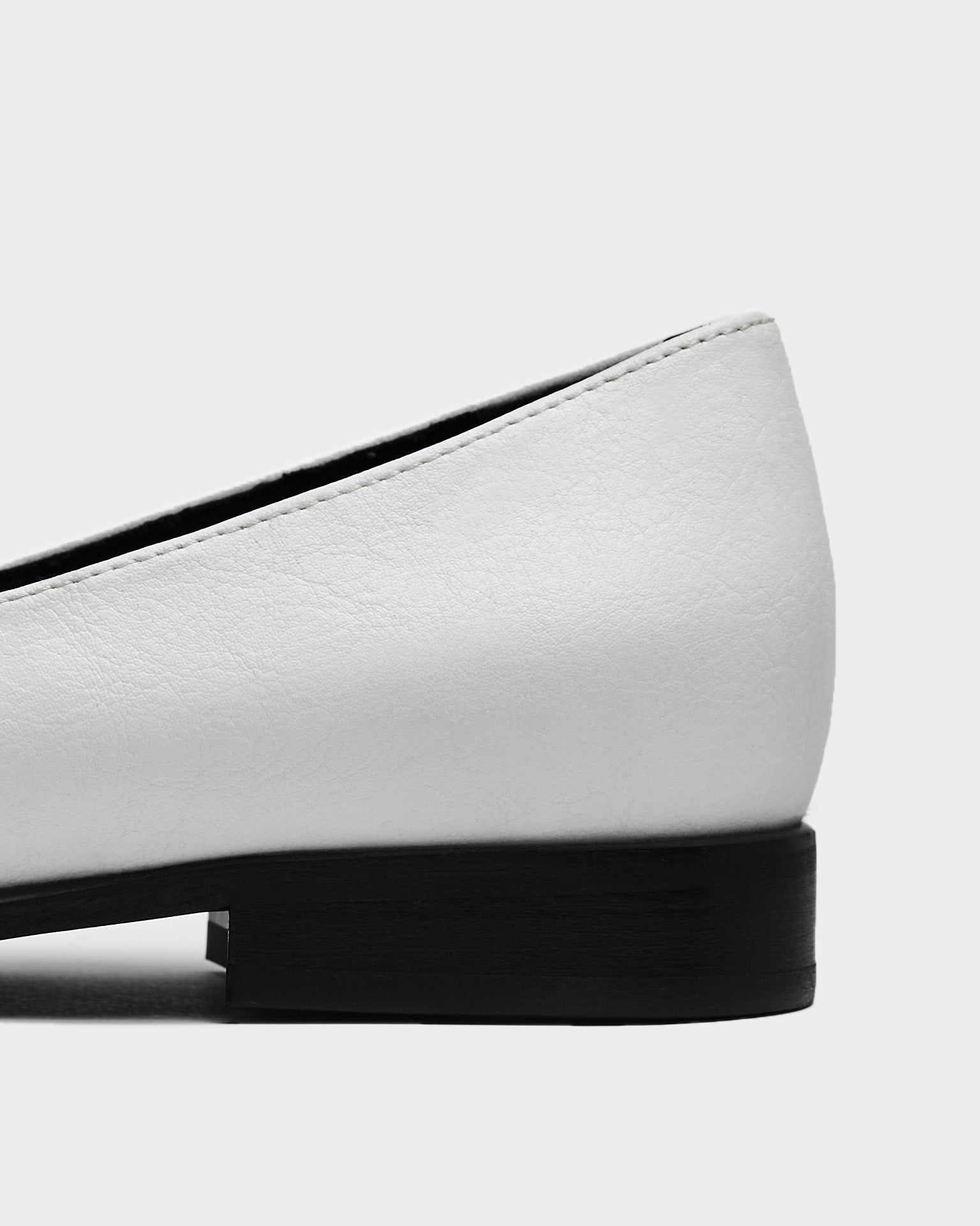 BOHEMA Lords in white - sole detail of women's loafers