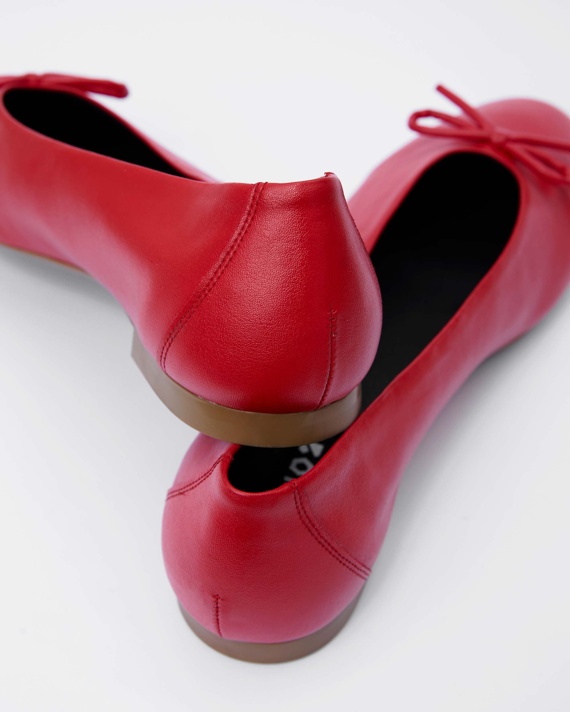 BOHEMA Mossy Pumps in red - back view of women's ballet flats with bow