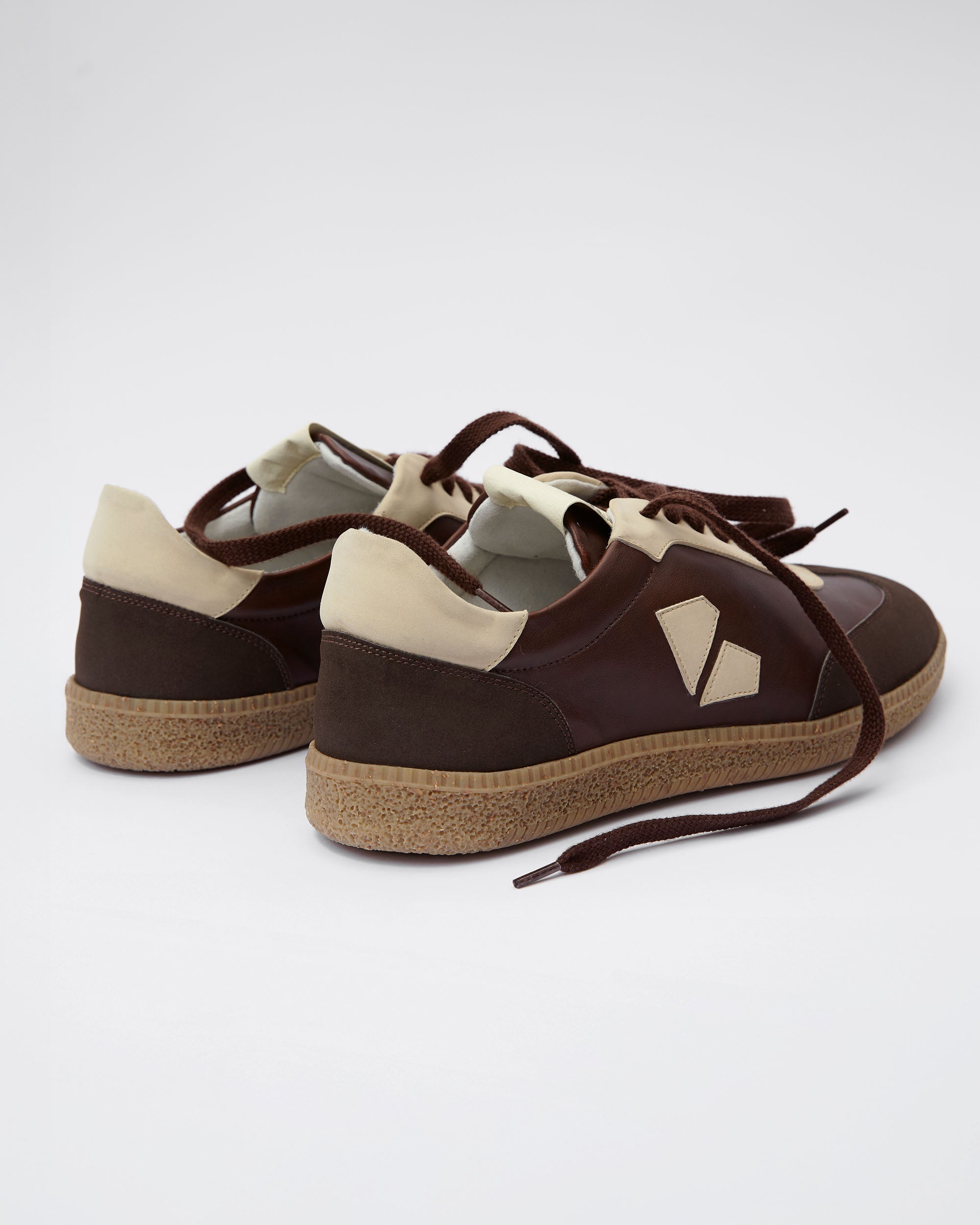 BOHEMA Brava Sneakers in chocolate brown - detail view of men's sneakers