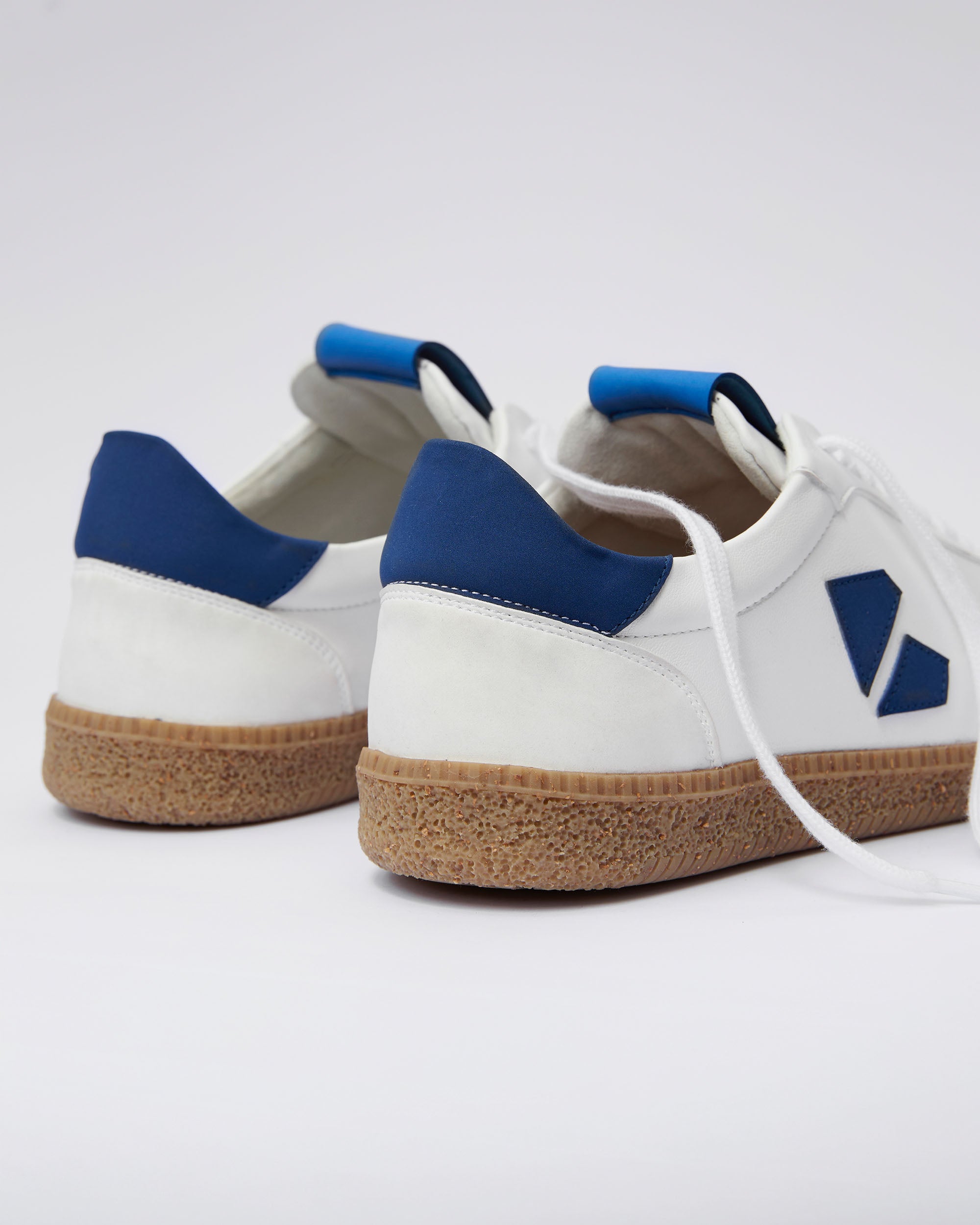 BOHEMA Brava Sneakers in white and blue - texture close-up of women's sneakers