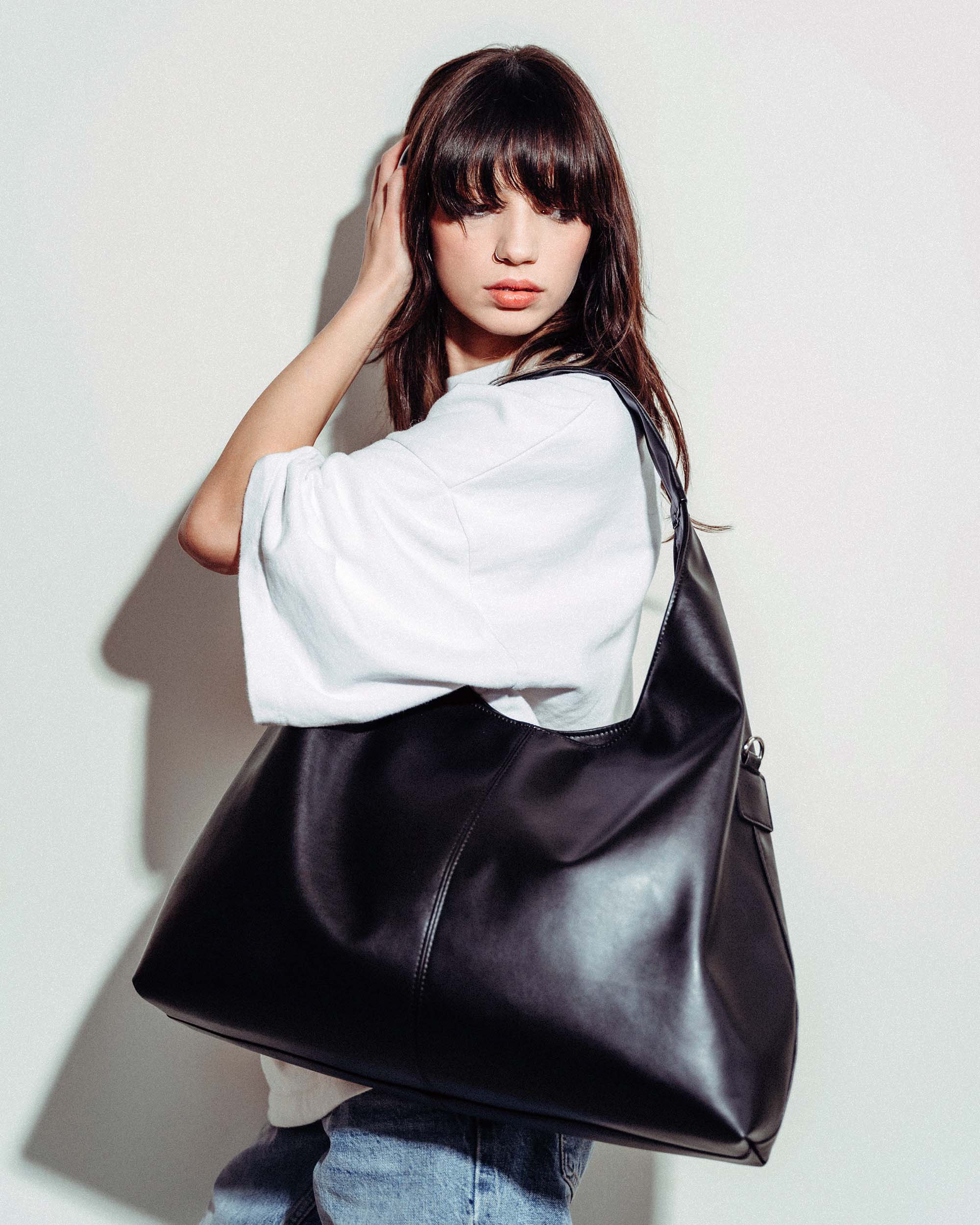 BOHEMA Slouchy Shopper Bag in black - side view