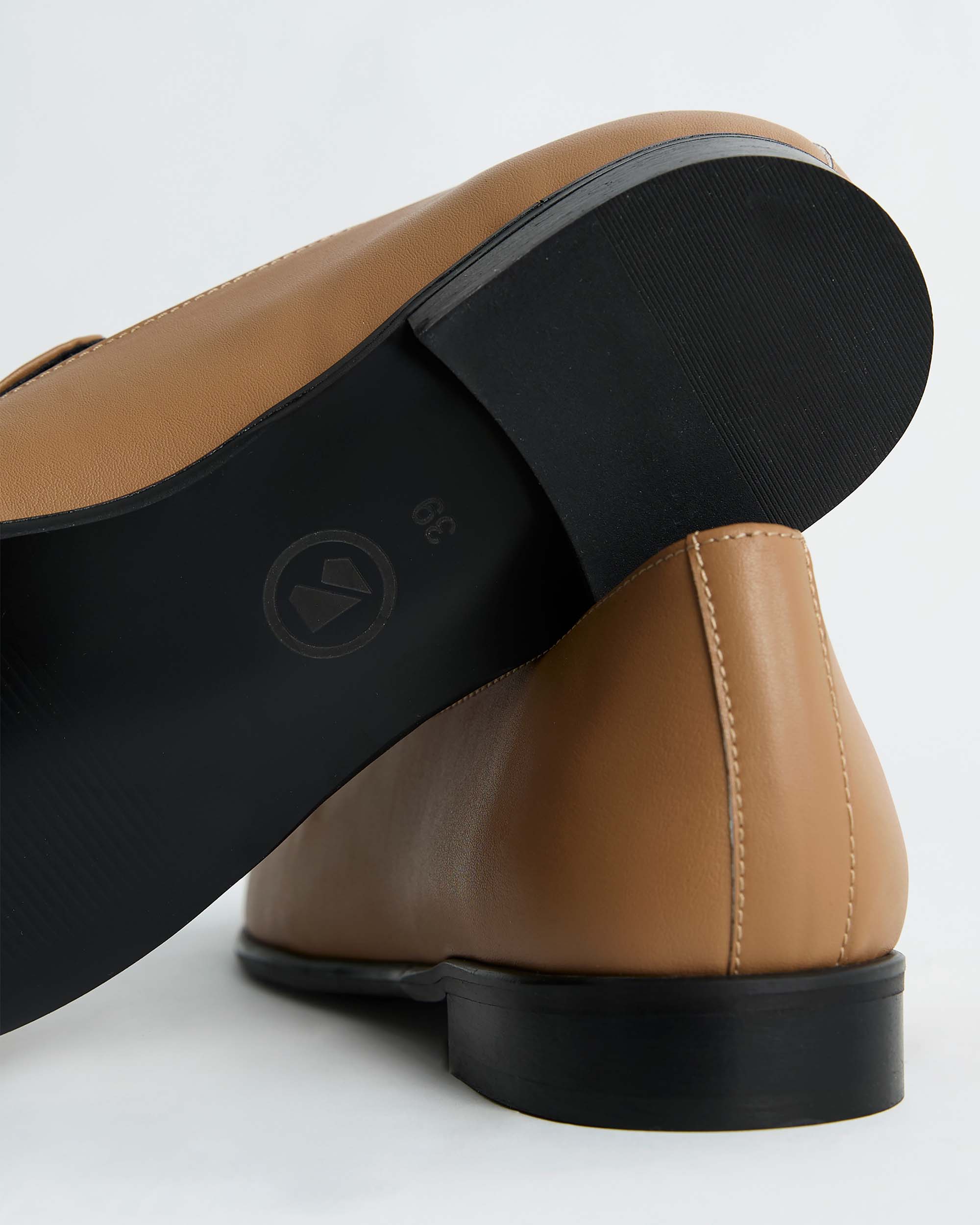 BOHEMA Shiv Loafers in beige - texture close-up of women's loafers