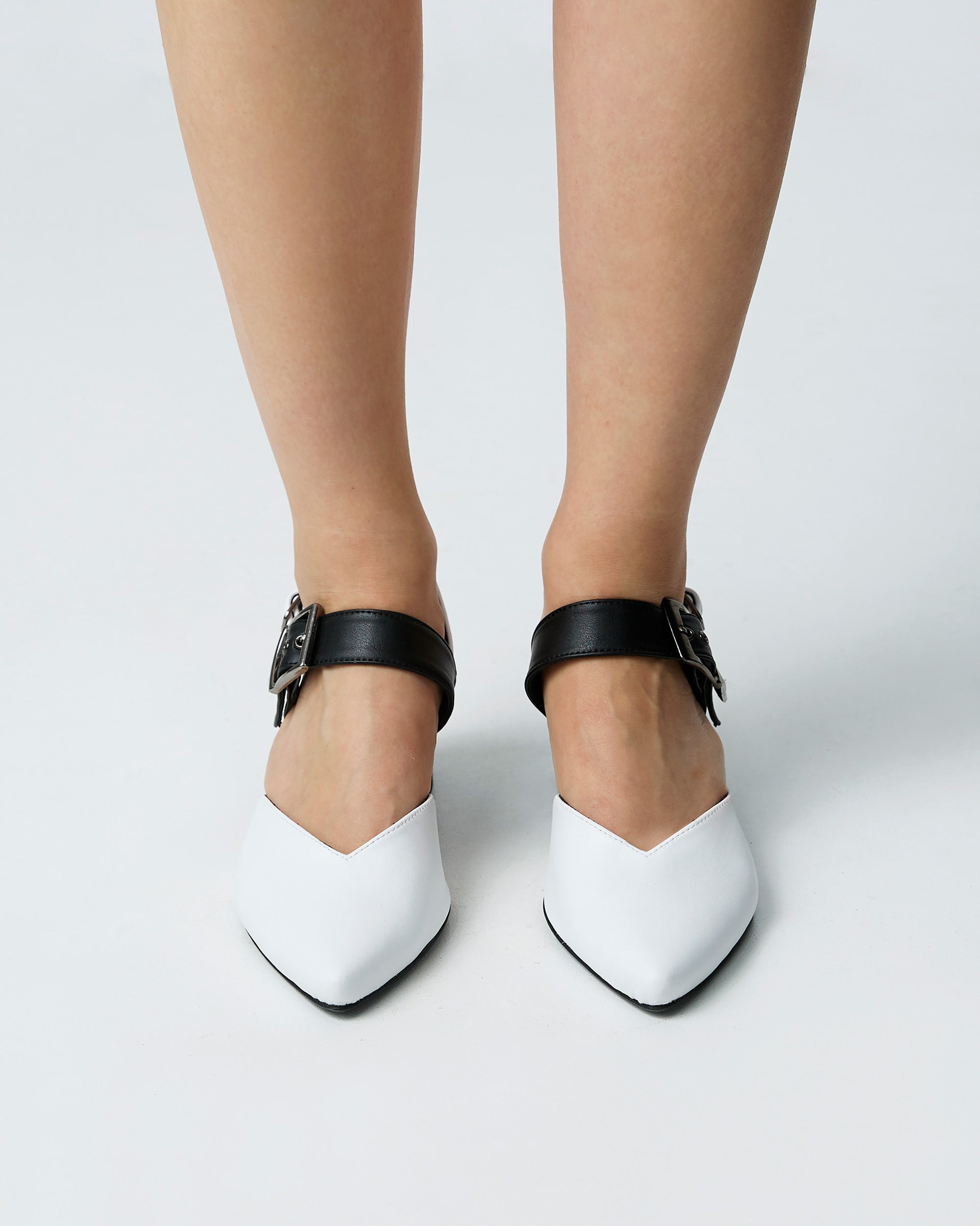 BOHEMA Marilyn Pumps in black - styled look of women's open-heel pumps