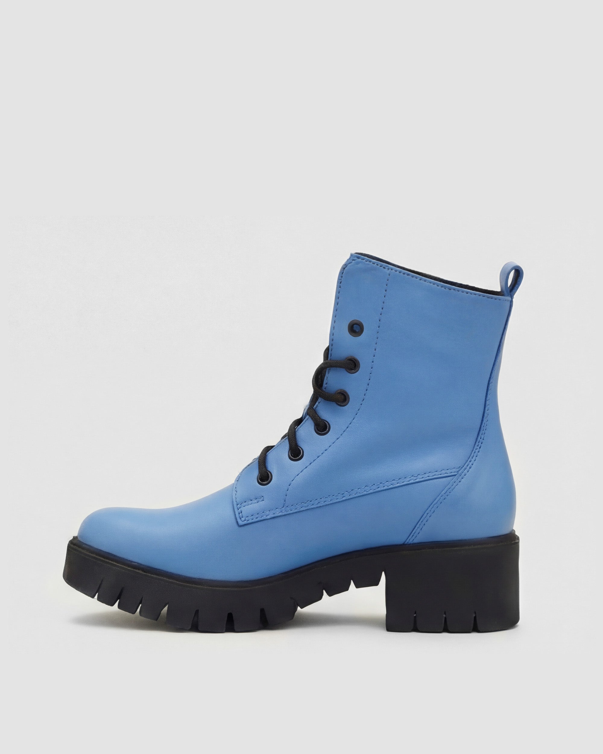 BOHEMA Workers No. 3 in baby blue - sole detail of women's lace-up boots
