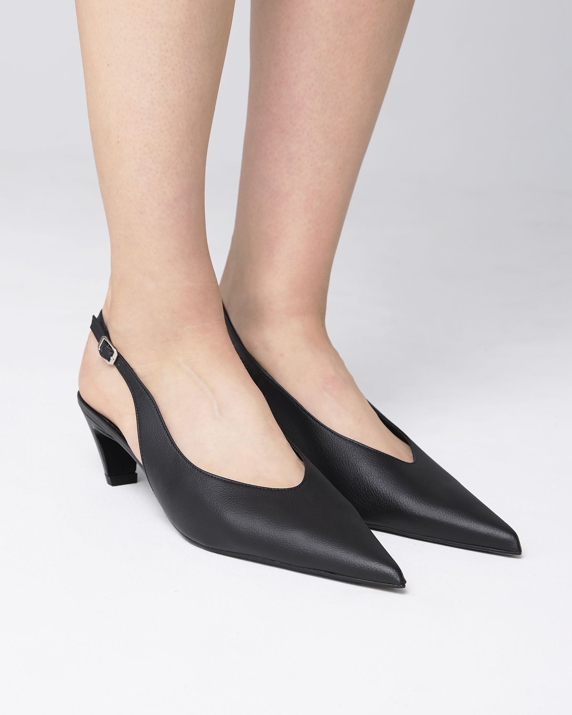 BOHEMA Kitten Heels in black - top view of women's kitten heel pumps