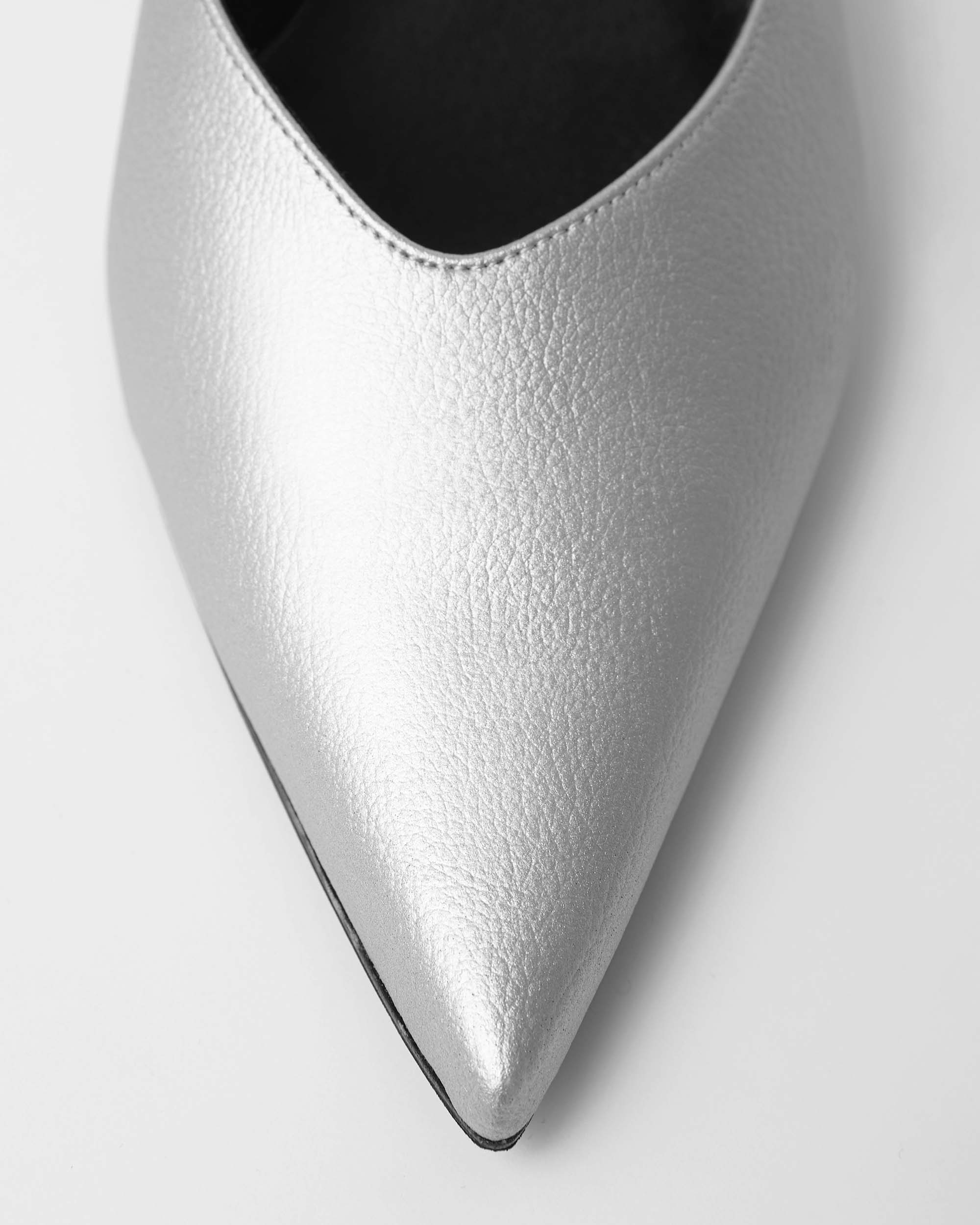 BOHEMA Kitten Heels in silver - texture close-up of women's kitten heel pumps