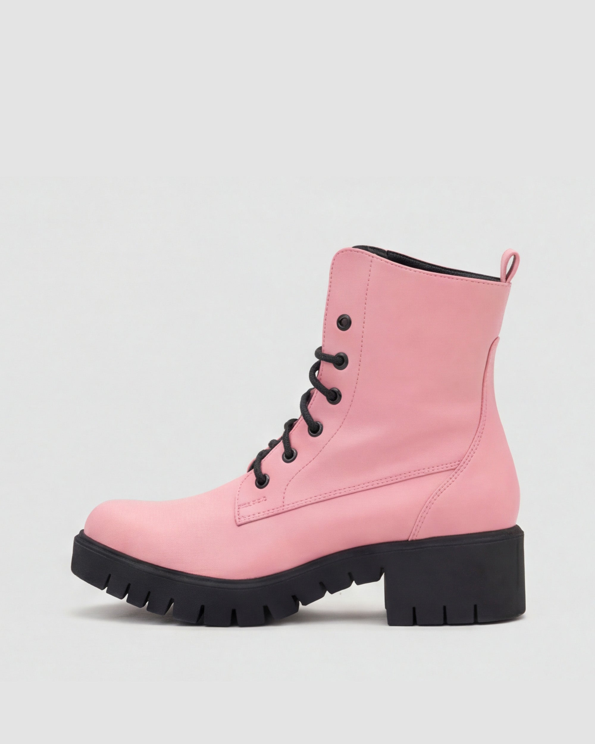 BOHEMA Workers No. 3 in pink - texture close-up of women's lace-up boots