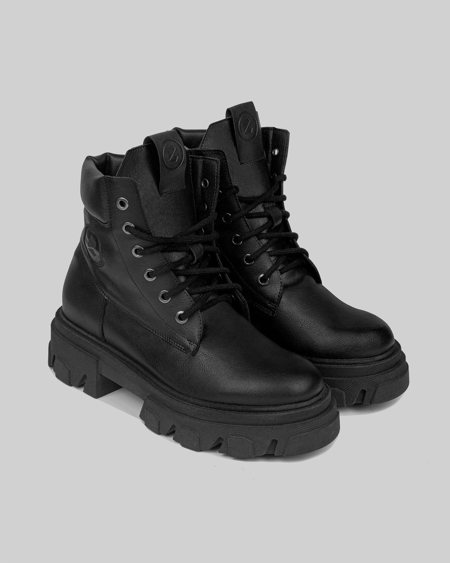 BOHEMA Riot Boots in black - sole detail of women's ankle boots