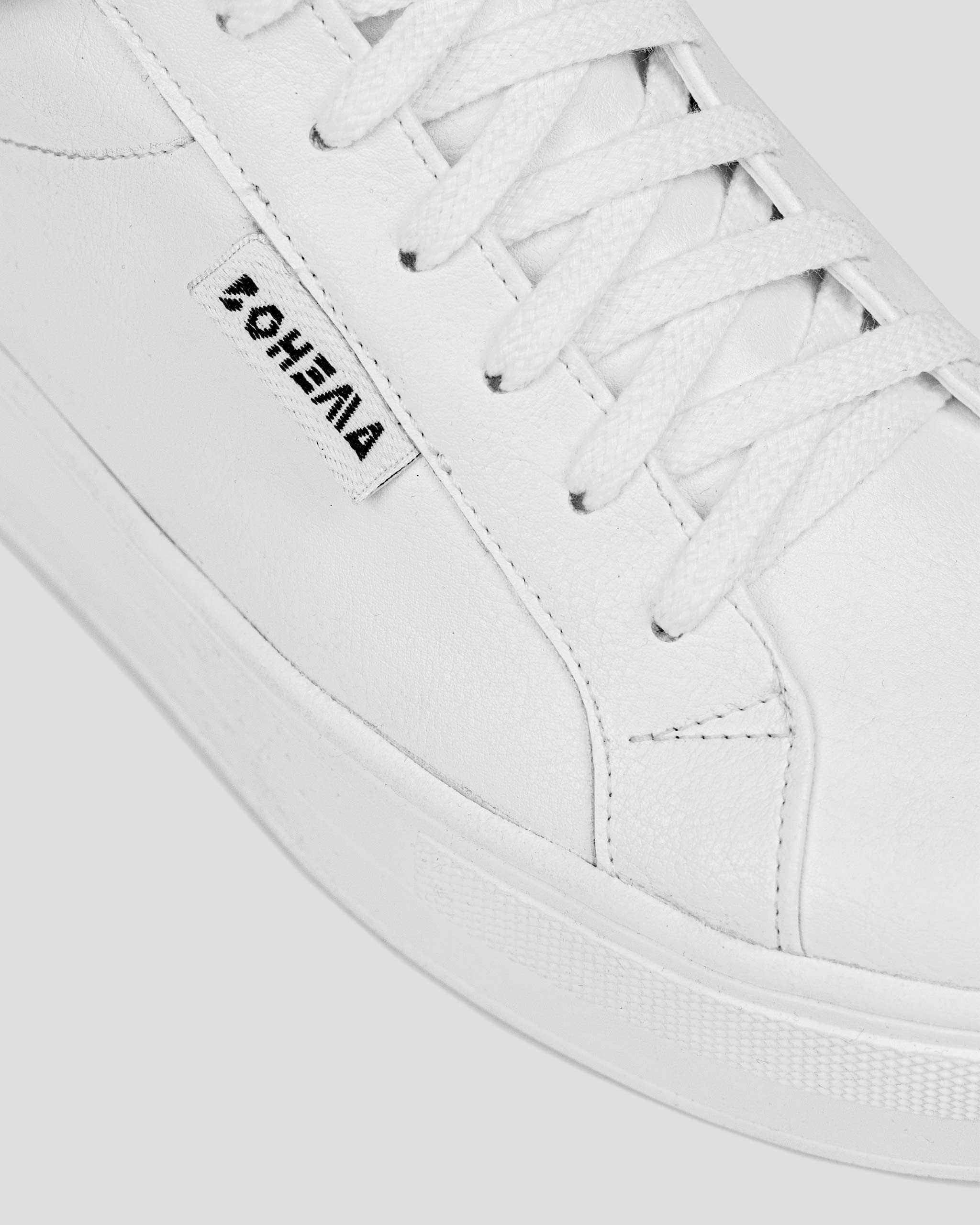 BOHEMA Sneakers Aware in white - sole detail of women's sneakers