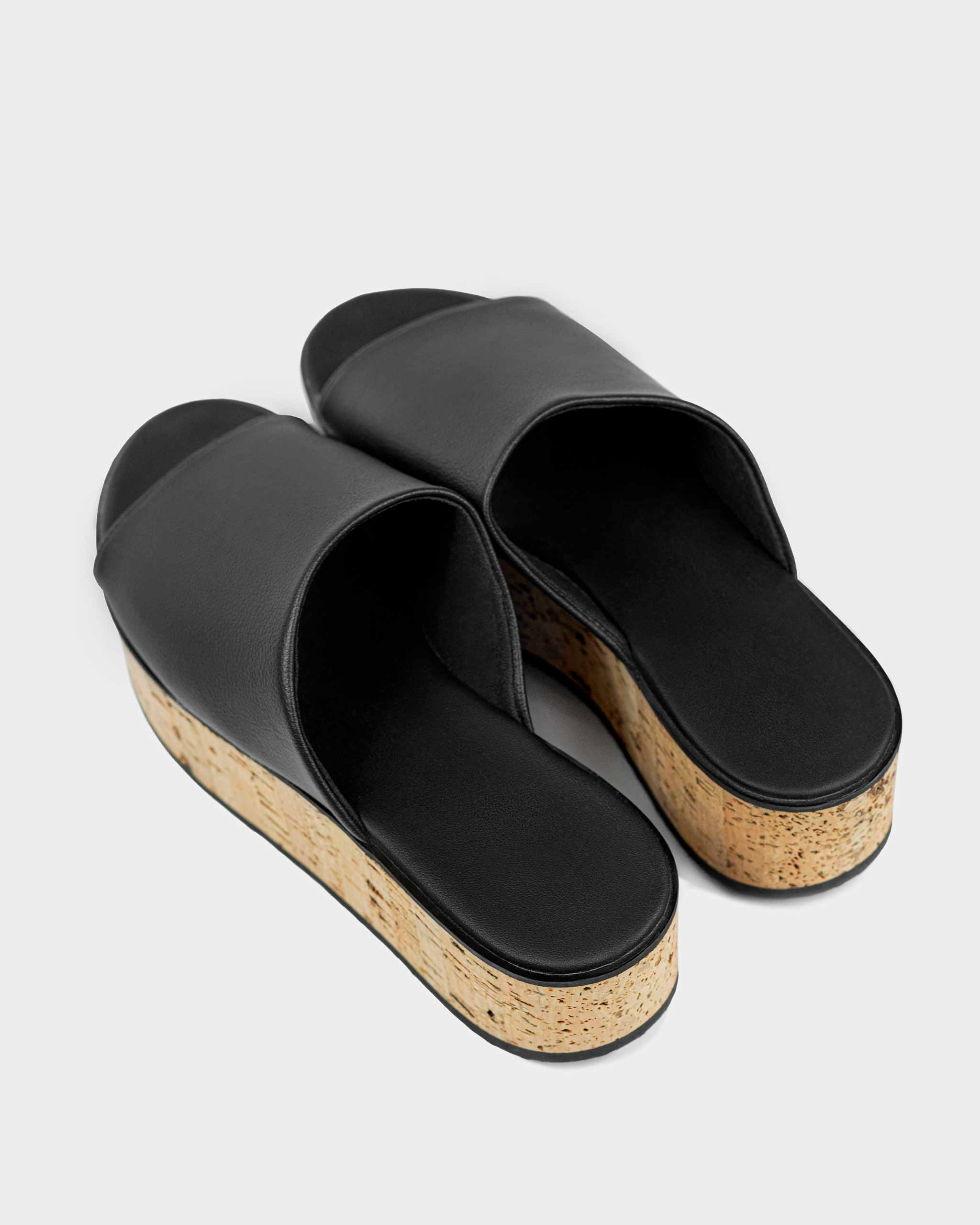 Geigi Flatforms Black grape leather sandals - detail