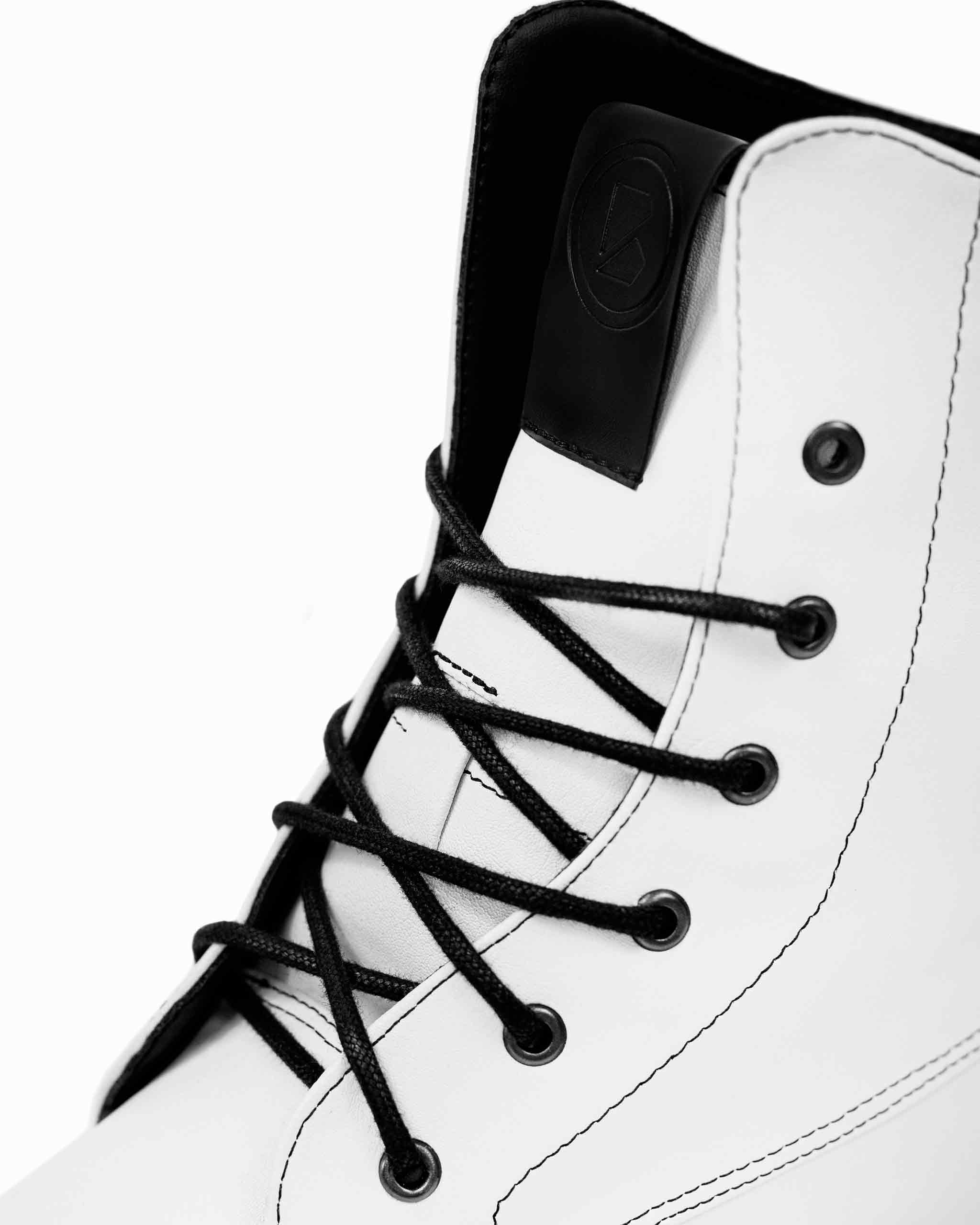 BOHEMA Workers No. 2 in white - sole detail of women's lace-up boots