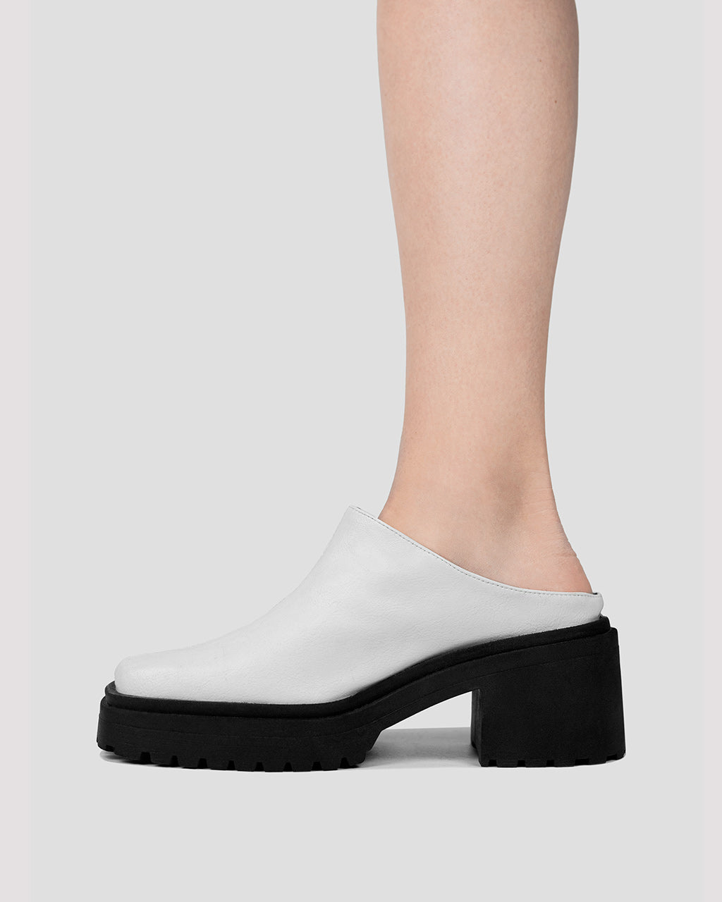 BOHEMA Squared Mule in white - top view of women's mules
