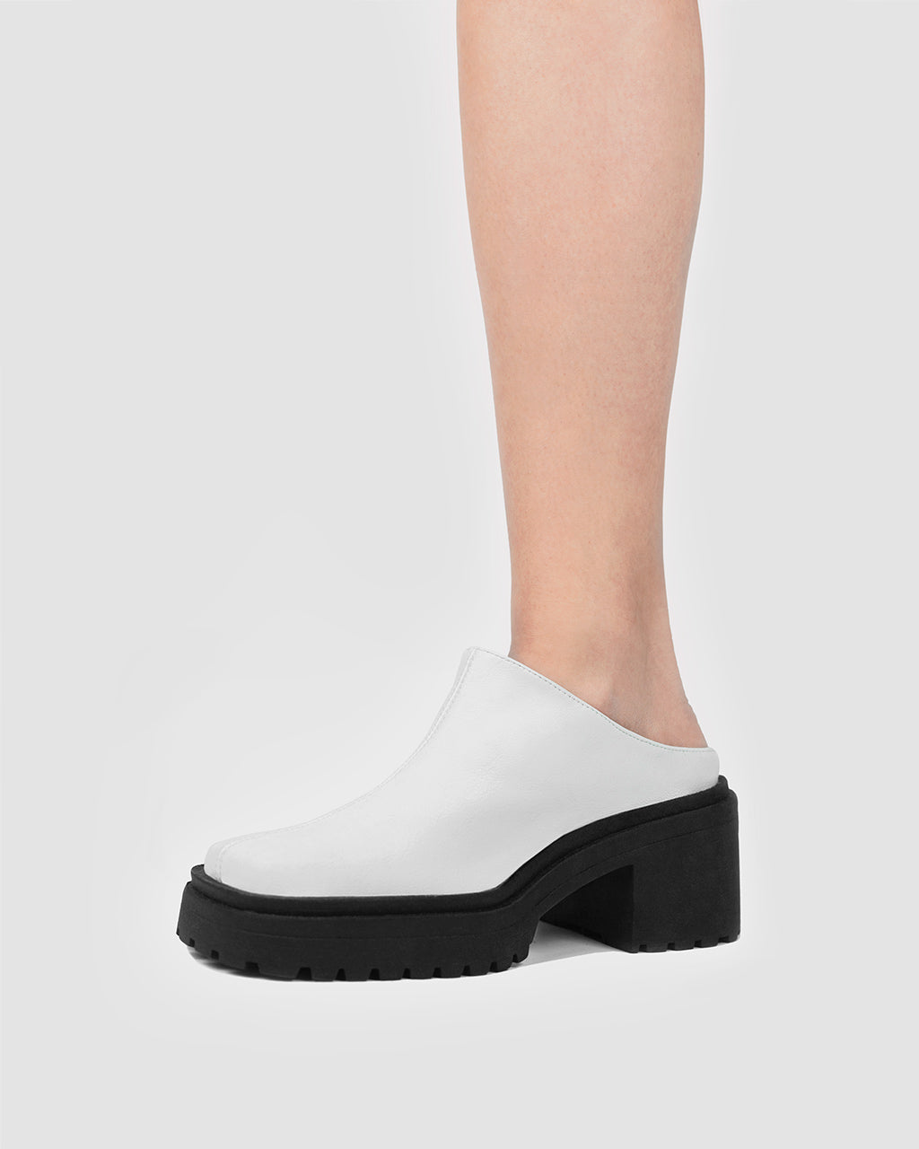 BOHEMA Squared Mule in white - back view of women's mules