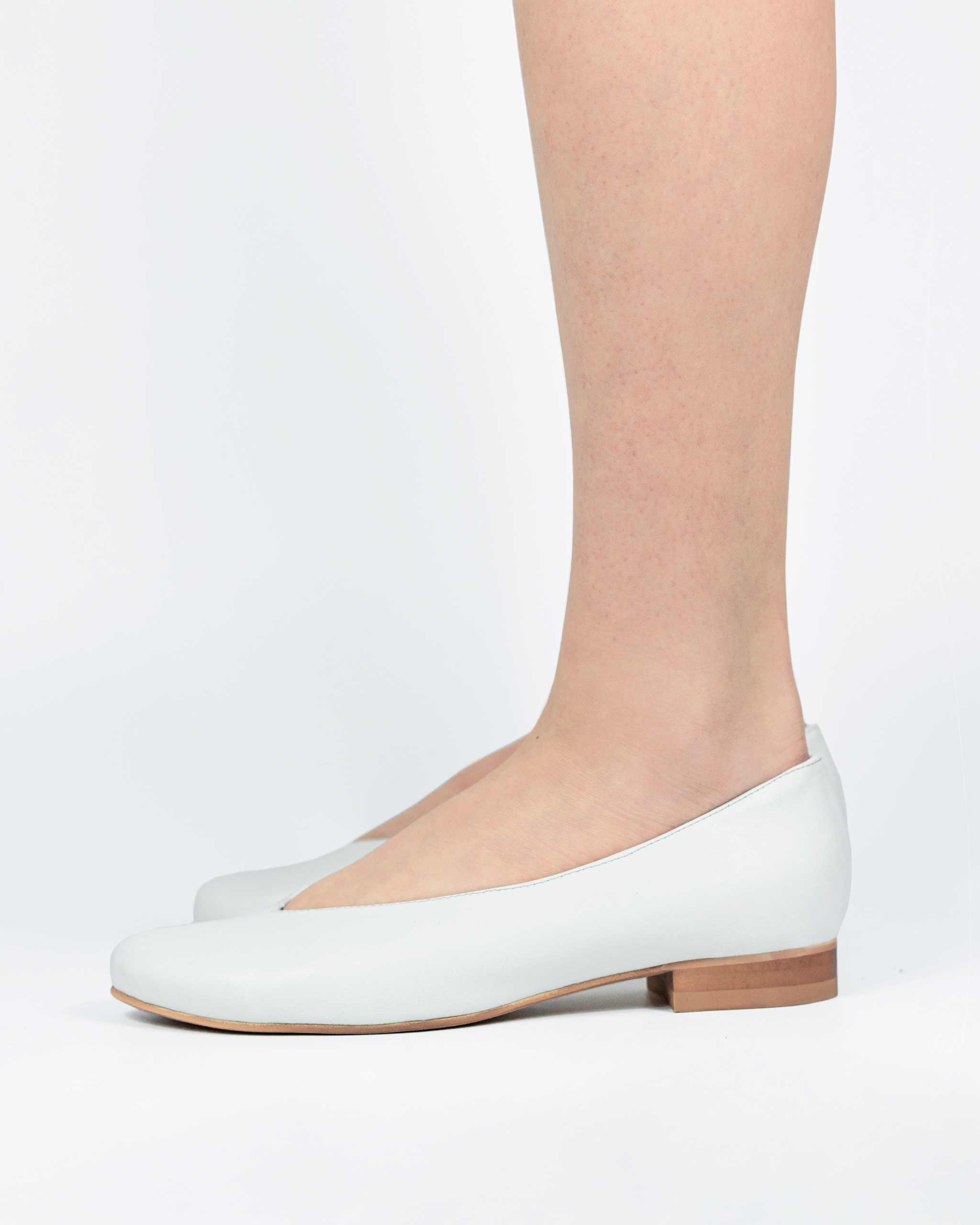 BOHEMA Pumps in white - sole detail of women's ballet flats